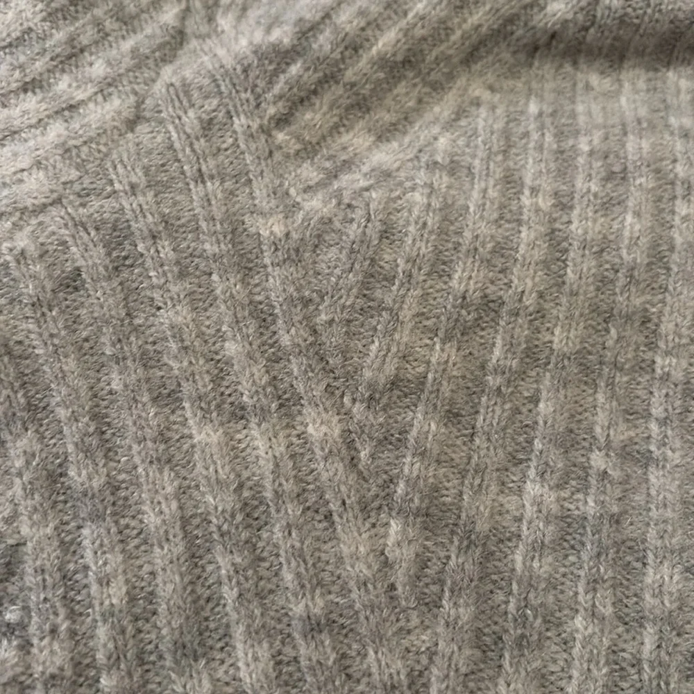 H + M Divided Knit Grey short long sleeve cable Sweater Sz XS